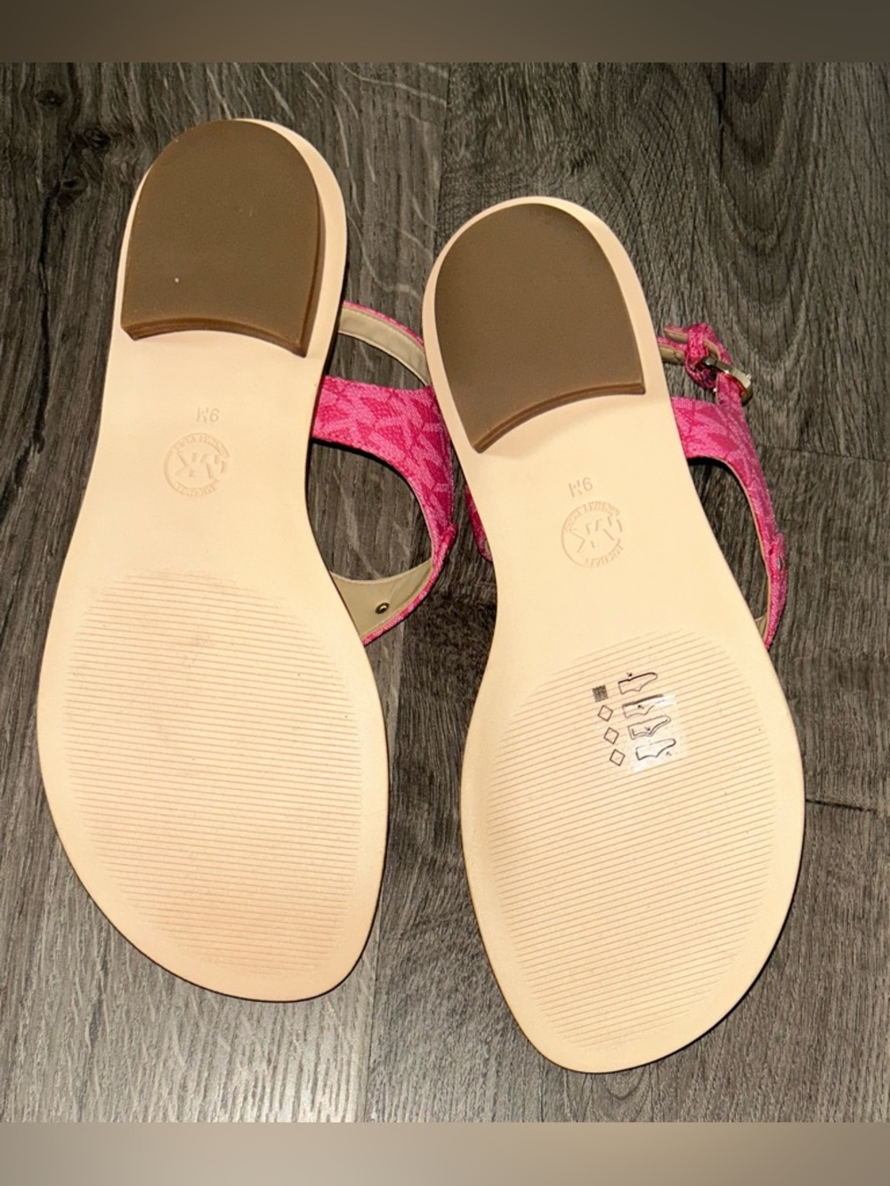 New!!  Michael Kors Wild Berry Signature MK Logo Thong Sandals - Picture 5 of 5
